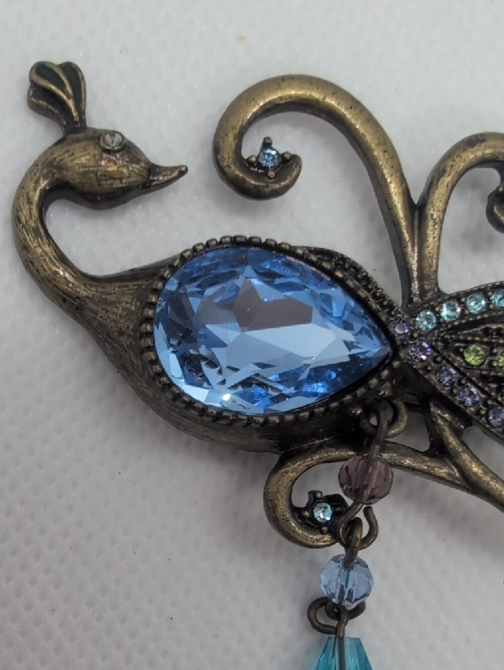 Avon Blue Crystal Peacock Brooch Pin - Vintage-Inspired Women's Jewelry - Picture 5 of 7